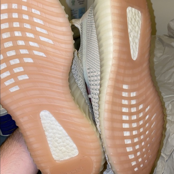 Adidas yeezy boost 350 v2 size 11 - Picture 2 of 3